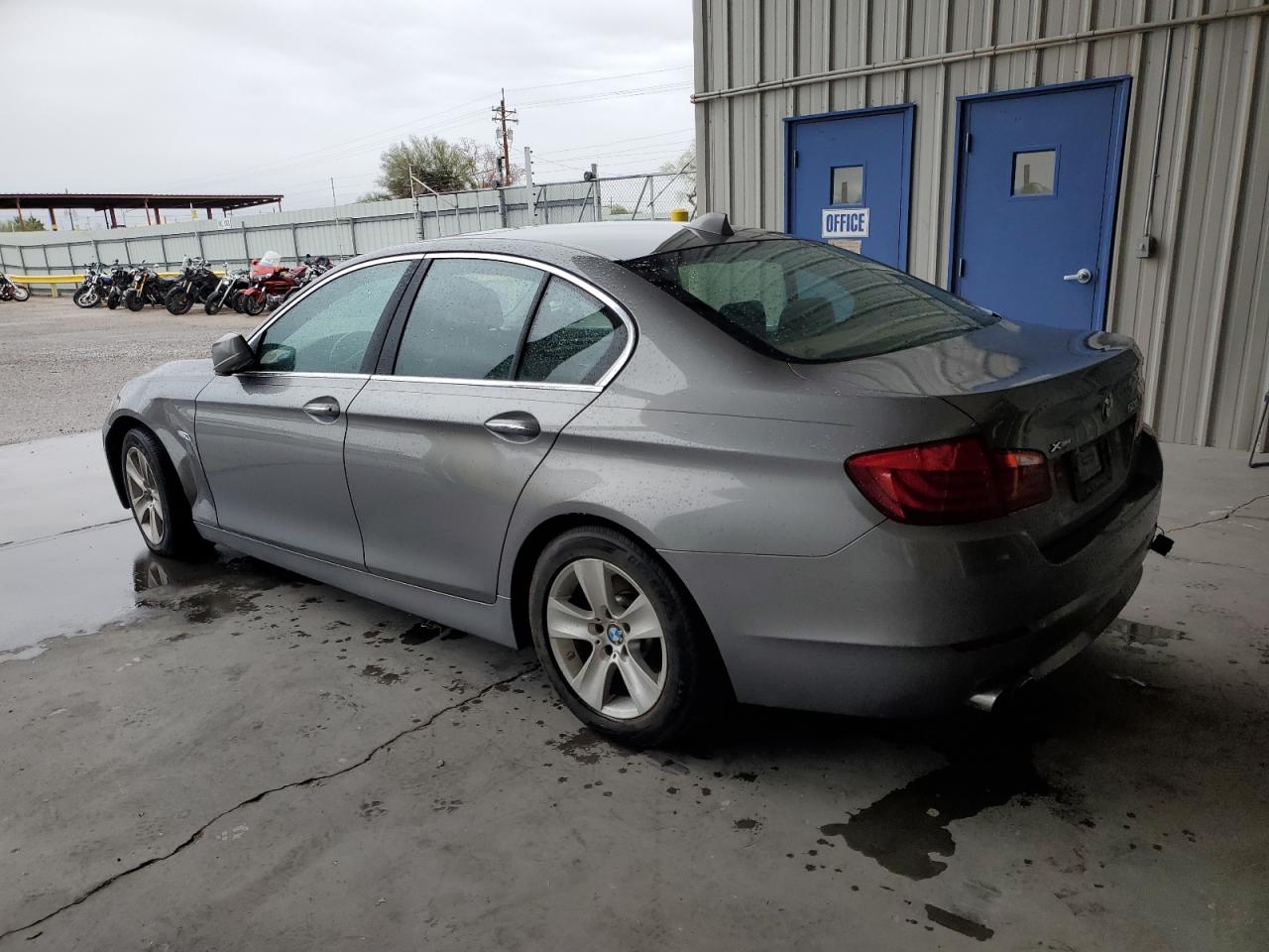 Image 2 of 2013 BMW 528 XI 2013 with VIN WBAXH5C50DDW15154