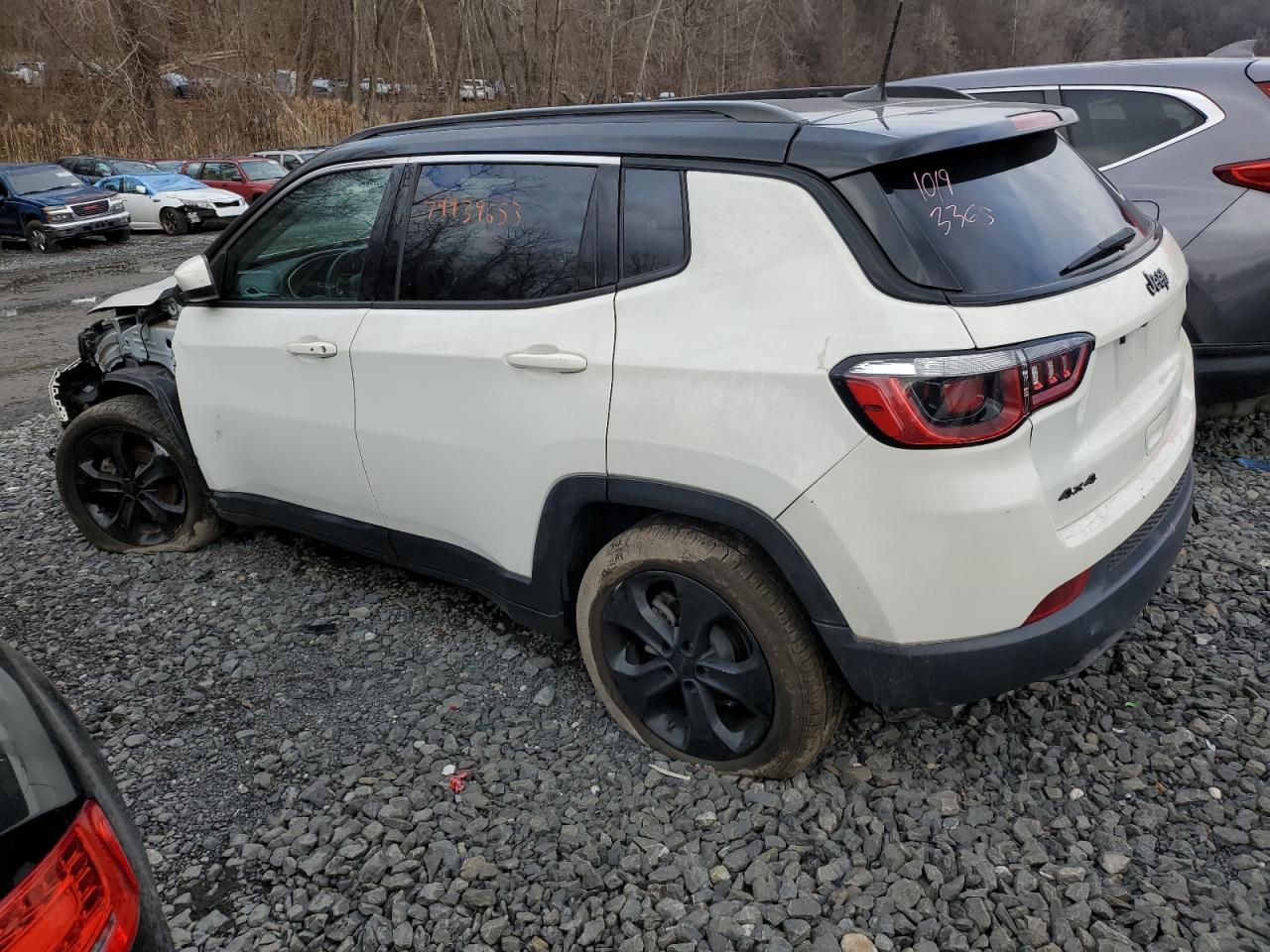 Изображение 2 2019 JEEP COMPASS LATITUDE 2019 с VIN 3C4NJDBB2KT842370