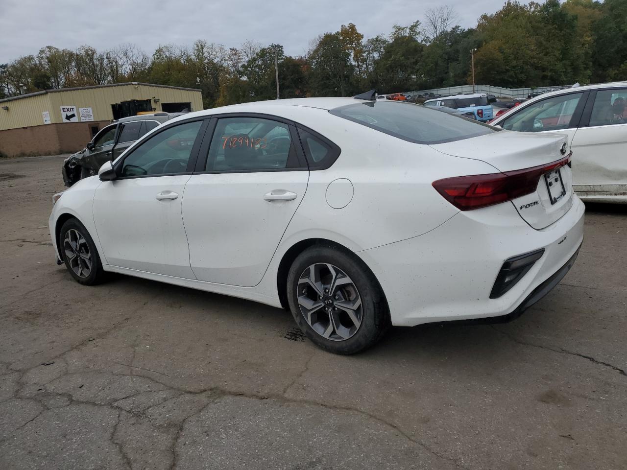 Image 2 of 2020 KIA FORTE FE 2020 with VIN 3KPF24AD7LE174348