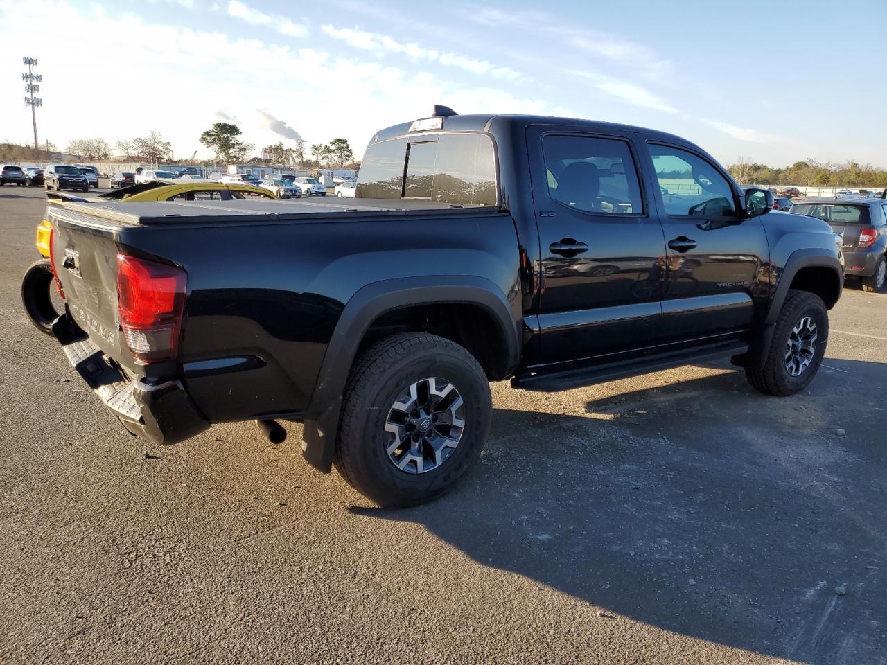 Obraz 3 z 2023 TOYOTA TACOMA DOUBLE CAB 2023 z VIN 3TYCZ5AN5PT134721
