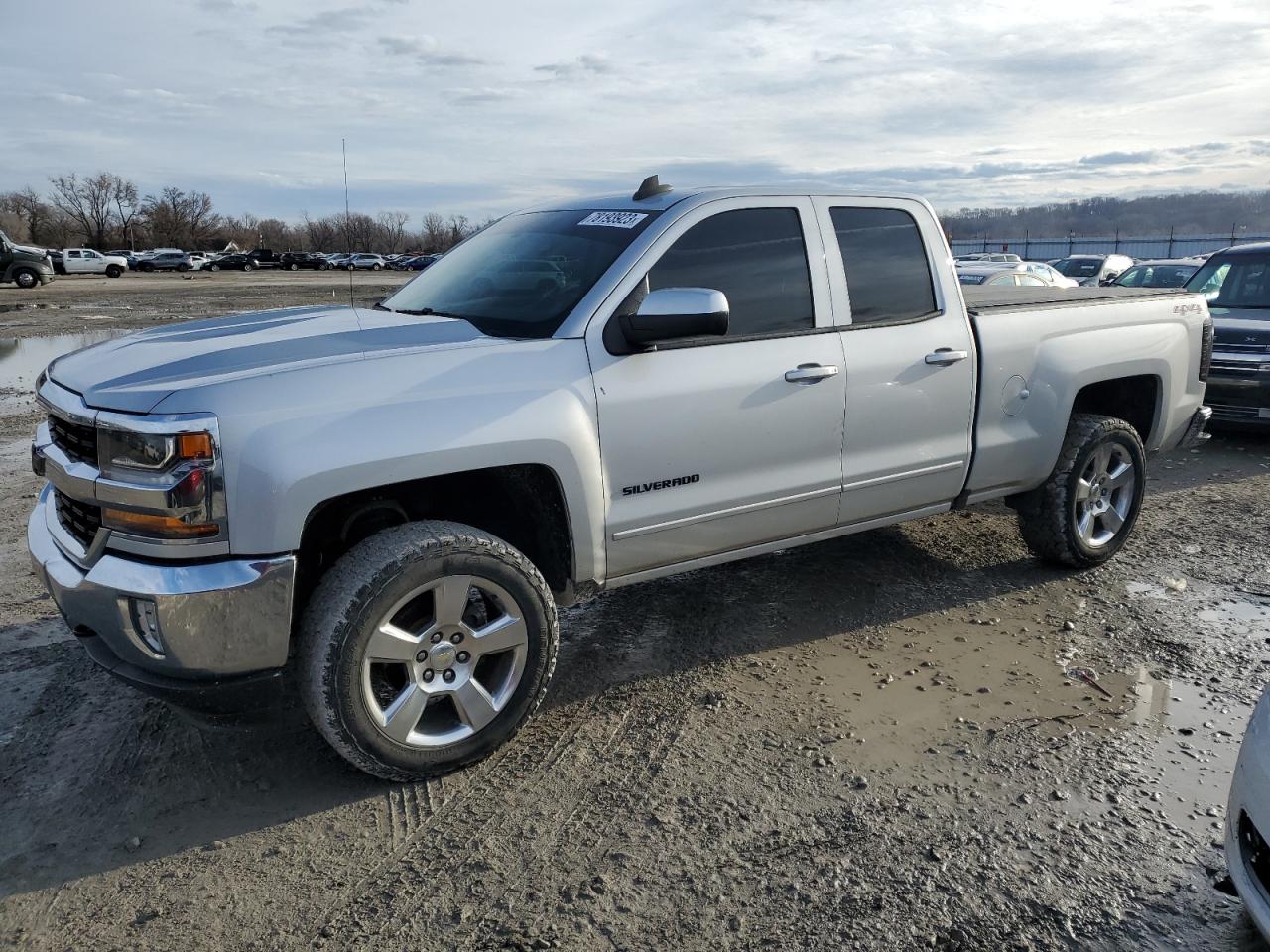 Image 1 of 2016 CHEVROLET SILVERADO K1500 LT 2016 with VIN 1GCVKREC7GZ111335