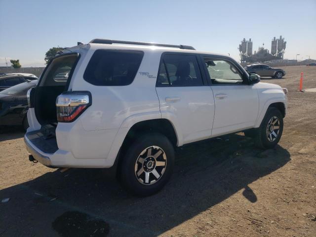 Obraz 3 z 2023 TOYOTA 4RUNNER SE 2023 z VIN JTERU5JR7P6156156