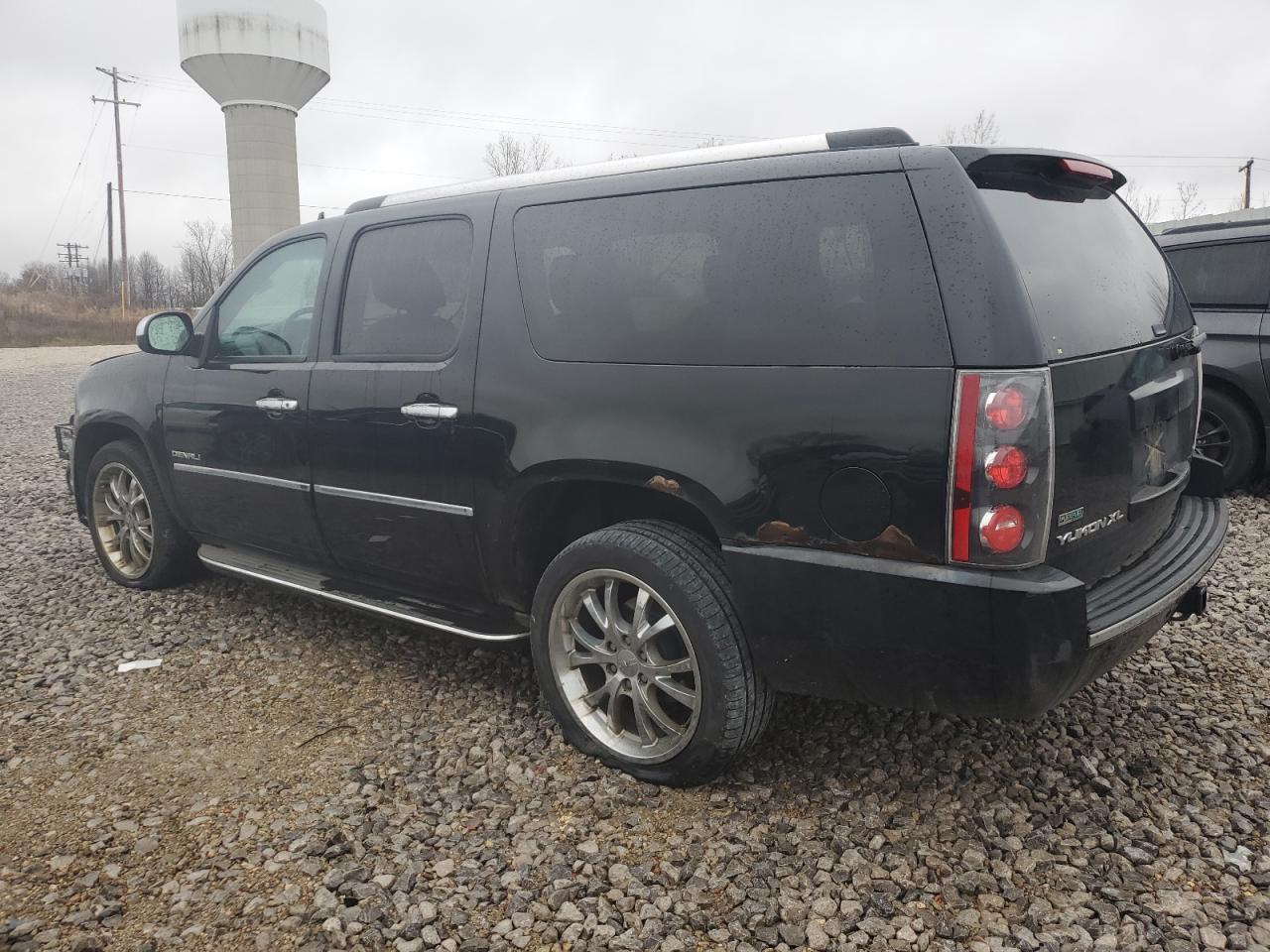 Image 2 of 2012 GMC YUKON XL DENALI 2012 with VIN 1GKS2MEF3CR234550