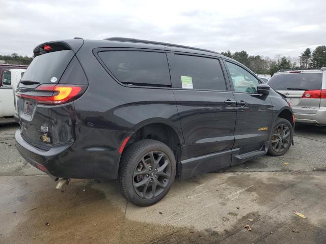 Image 3 of 2022 CHRYSLER PACIFICA TOURING L 2022 with VIN 2C4RC1BG9NR211757