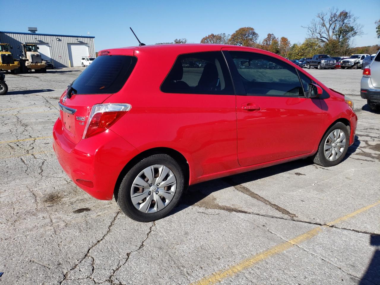Изображение 3 2013 TOYOTA YARIS  2013 с VIN JTDJTUD31DD565668
