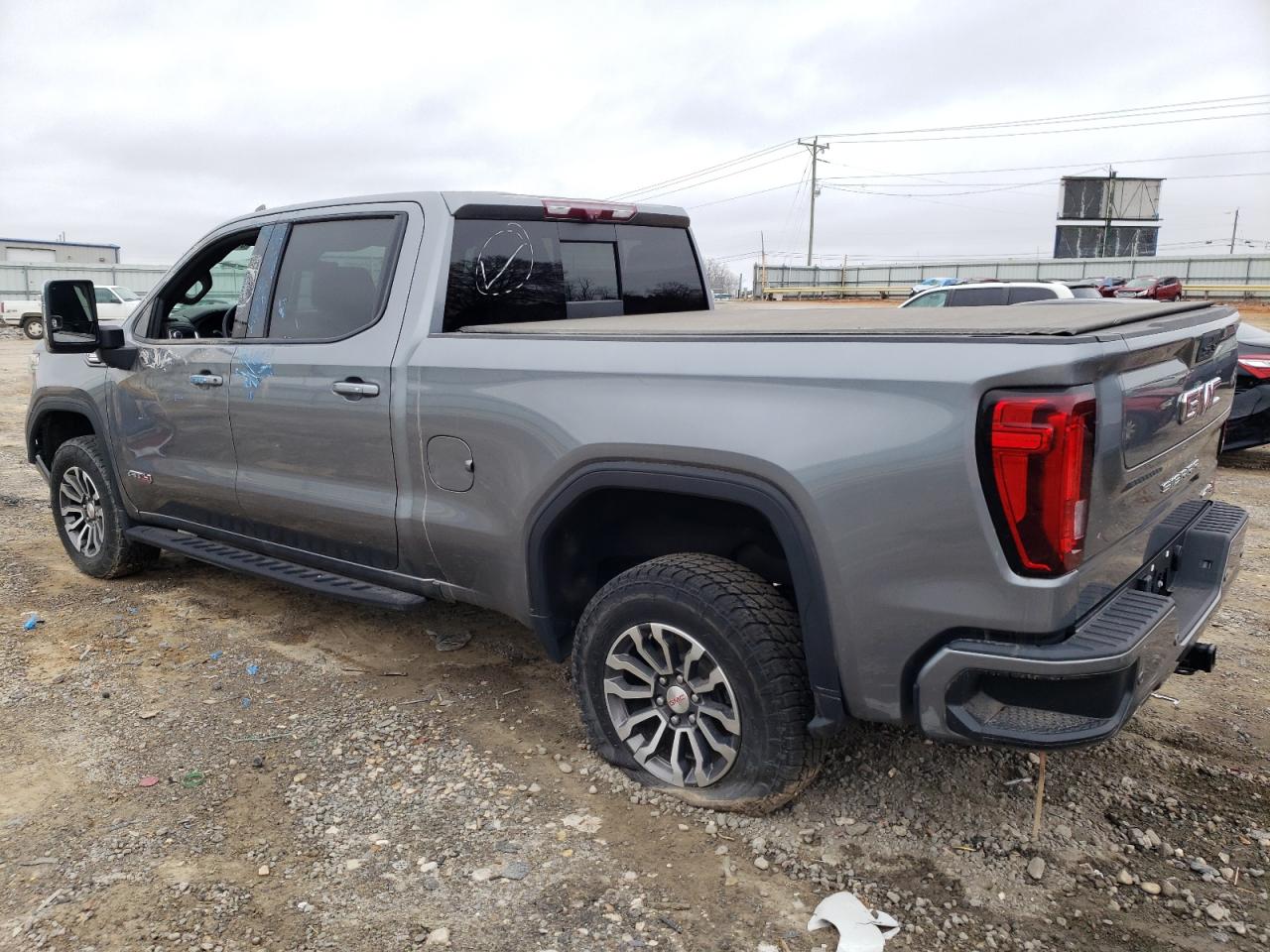 Изображение 2 2021 GMC SIERRA K1500 AT4 2021 с VIN 1GTU9EET9MZ245906