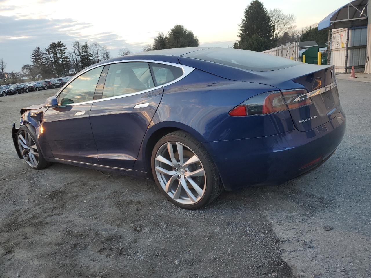 Obraz 2 z 2017 TESLA MODEL S  2017 z VIN 5YJSA1E29HF227786
