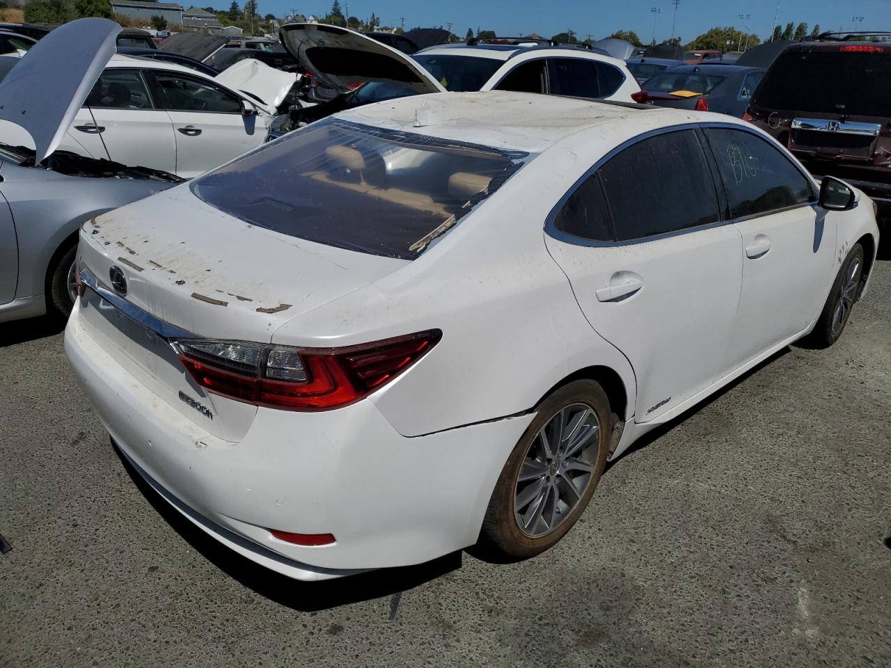 Image 3 of Lexus Es 300H 2016 with VIN JTHBW1GGXG2106162