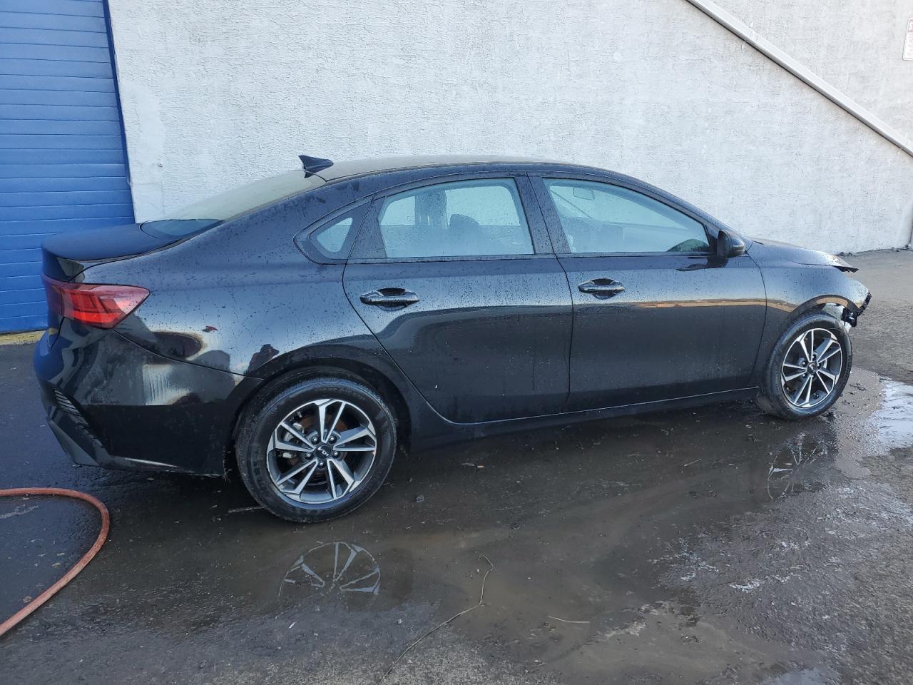 Изображение 3 2023 KIA FORTE LX 2023 с VIN 3KPF24AD1PE618698