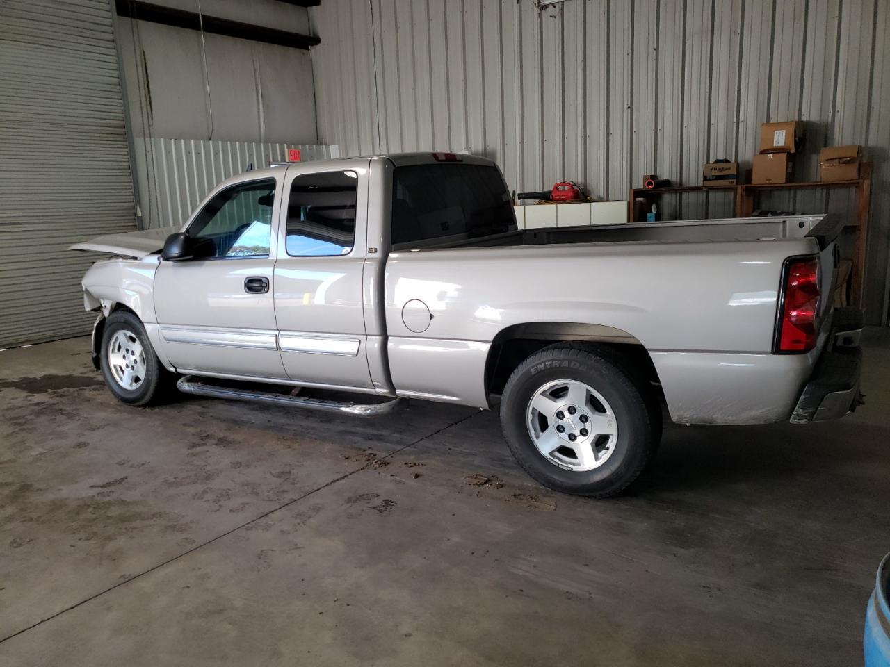 Image 2 of 2007 CHEVROLET SILVERADO C1500 CLASSIC 2007 with VIN 1GCEC19Z37Z127318