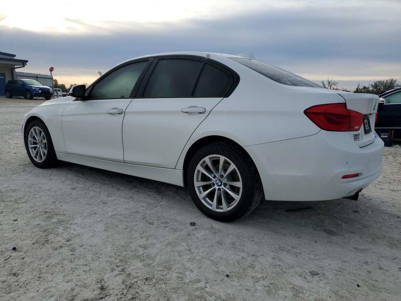 Изображение 2 2016 BMW 320 I 2016 с VIN WBA8E1G56GNT35933