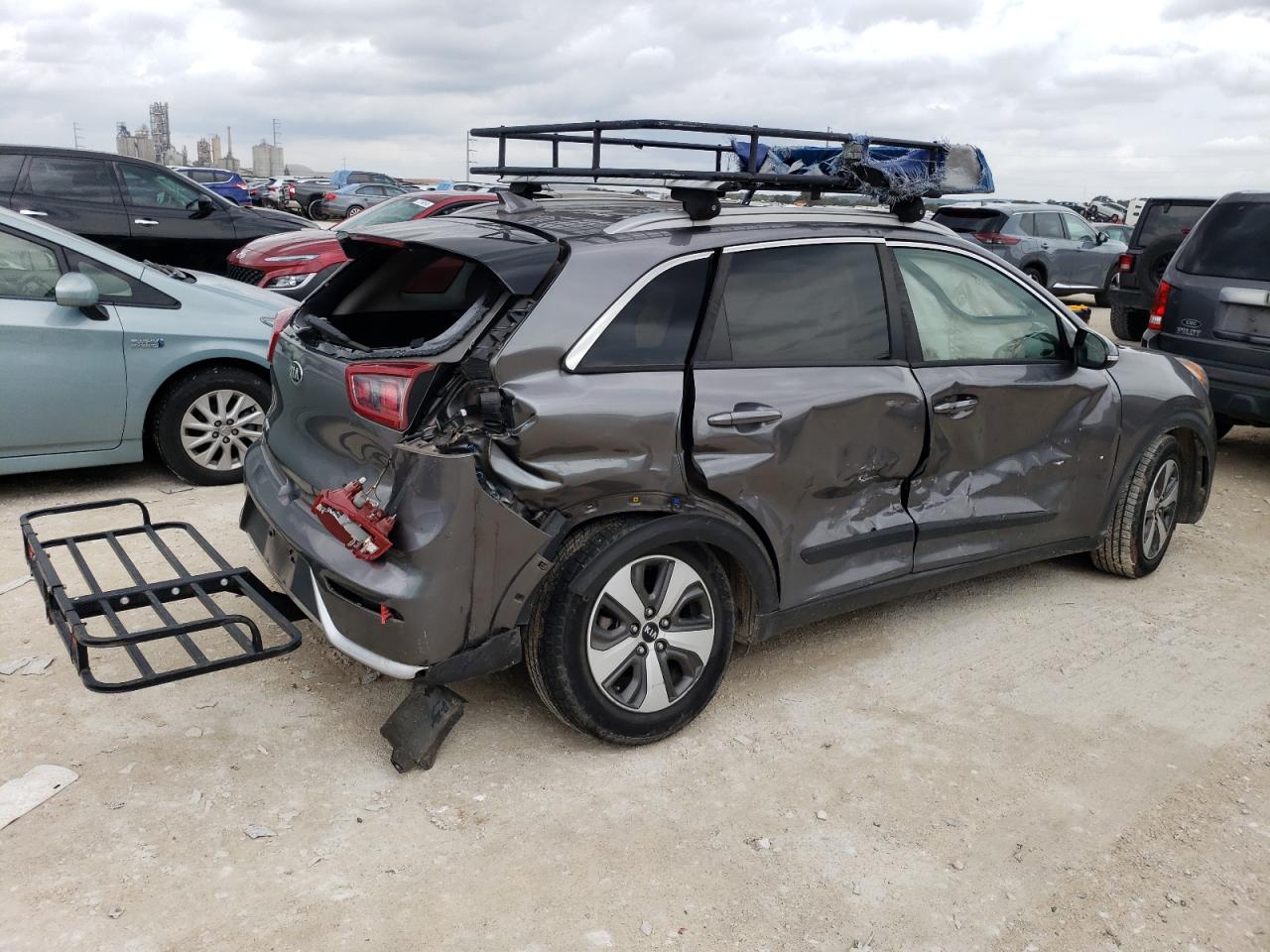 Image 3 of 2017 KIA NIRO EX 2017 with VIN KNDCC3LCXH5092888