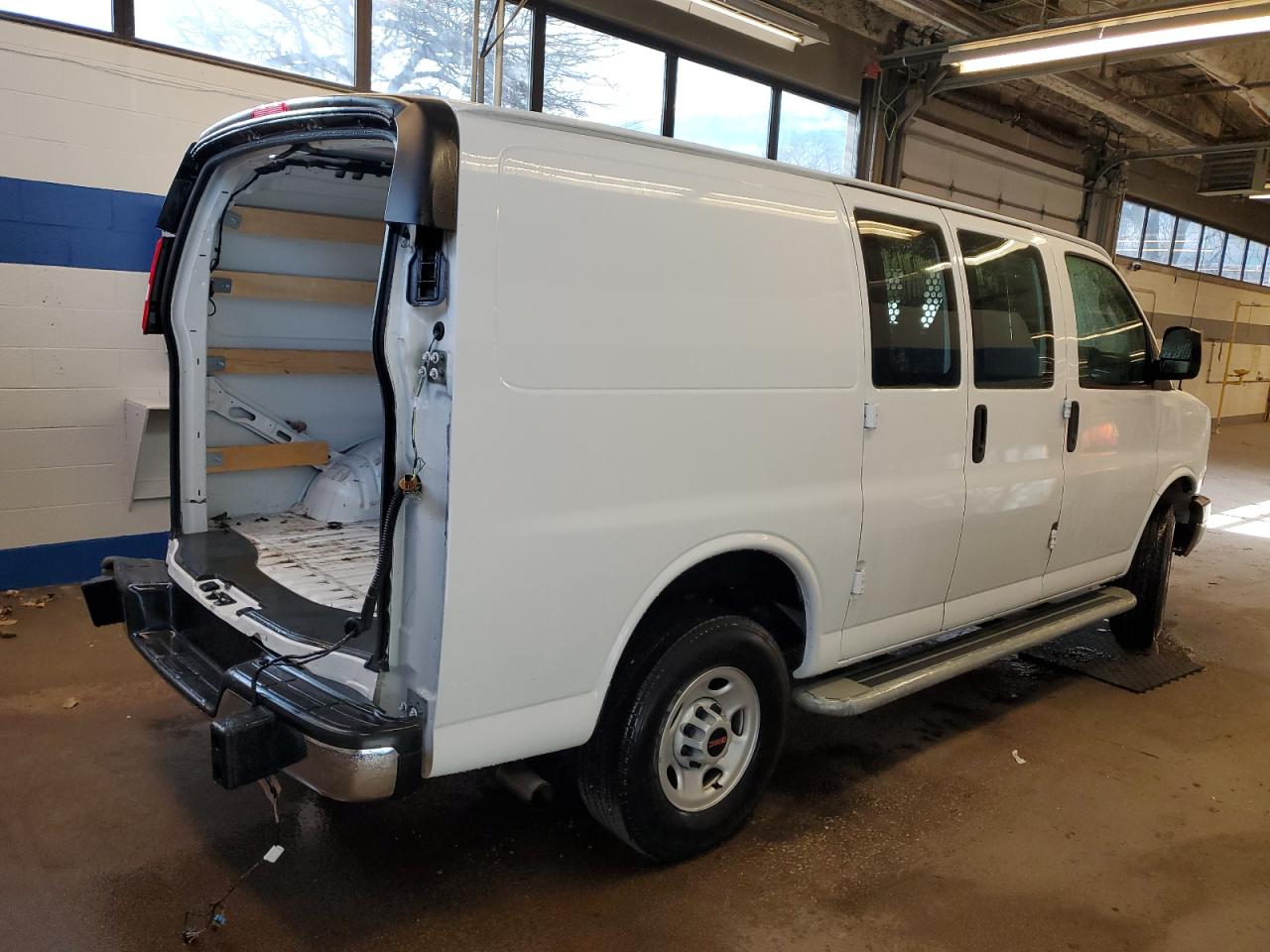 Изображение 3 2022 GMC SAVANA G2500 2022 с VIN 1GTW7AF74N1202020