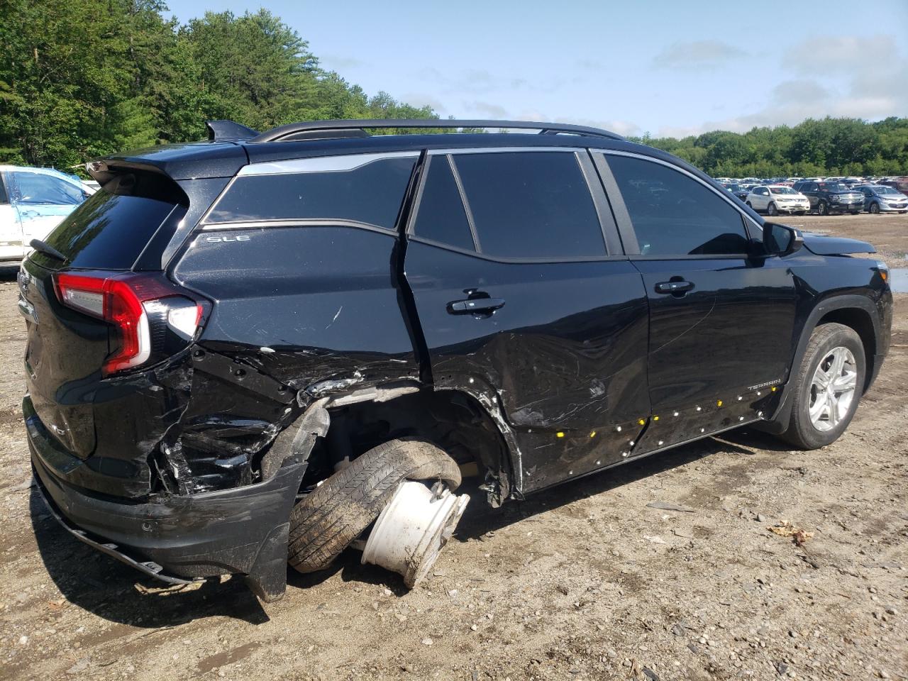 Image 3 of 2022 GMC TERRAIN SLE 2022 with VIN 3GKALTEV2NL148375