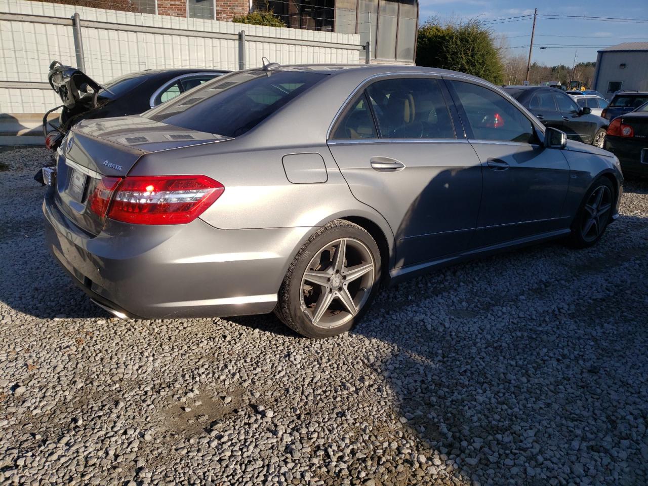 Image 3 of 2011 MERCEDES-BENZ E 350 4MATIC 2011 with VIN WDDHF8HB1BA469672