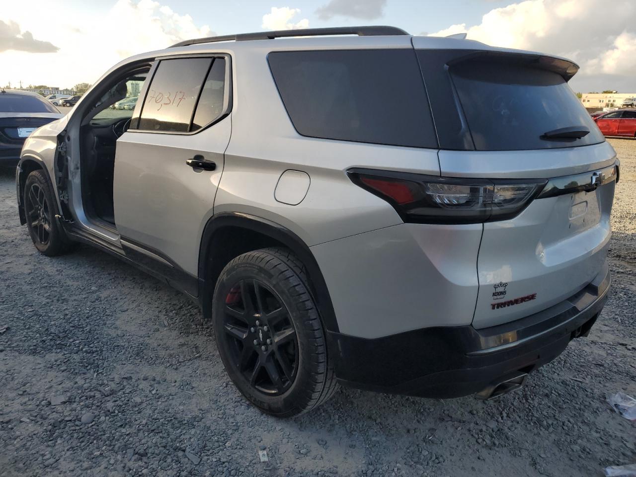 Изображение 2 2019 CHEVROLET TRAVERSE PREMIER 2019 с VIN 1GNEVKKW9KJ210265