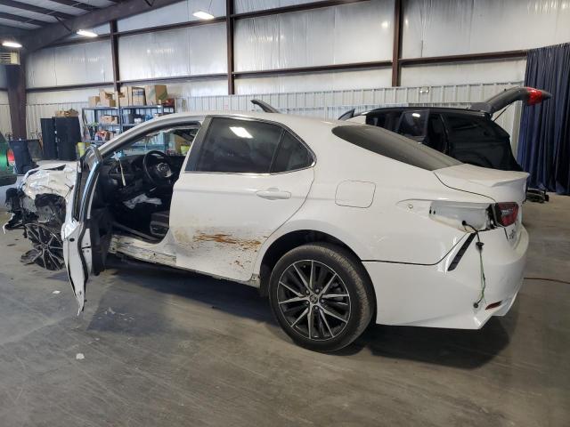 Image 2 of 2021 TOYOTA CAMRY SE 2021 with VIN 4T1G11AK5MU581796