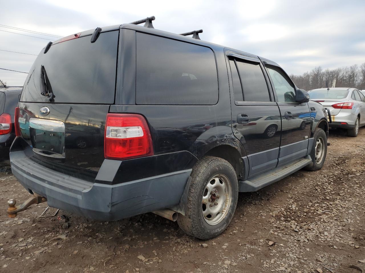 Image 3 of 2011 FORD EXPEDITION XL 2011 with VIN 1FMJU1G52BEF10058