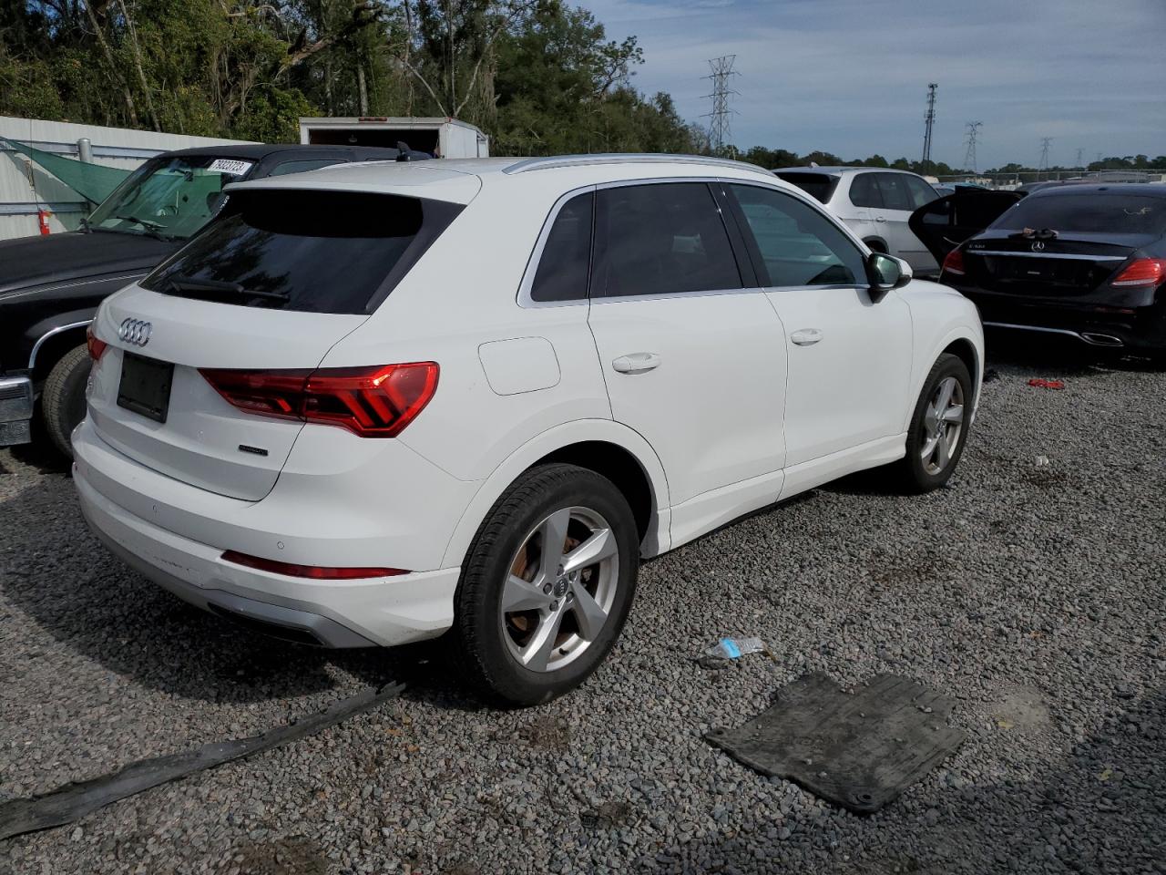 Изображение 3 2020 AUDI Q3 PREMIUM 2020 с VIN WA1AECF35L1099495