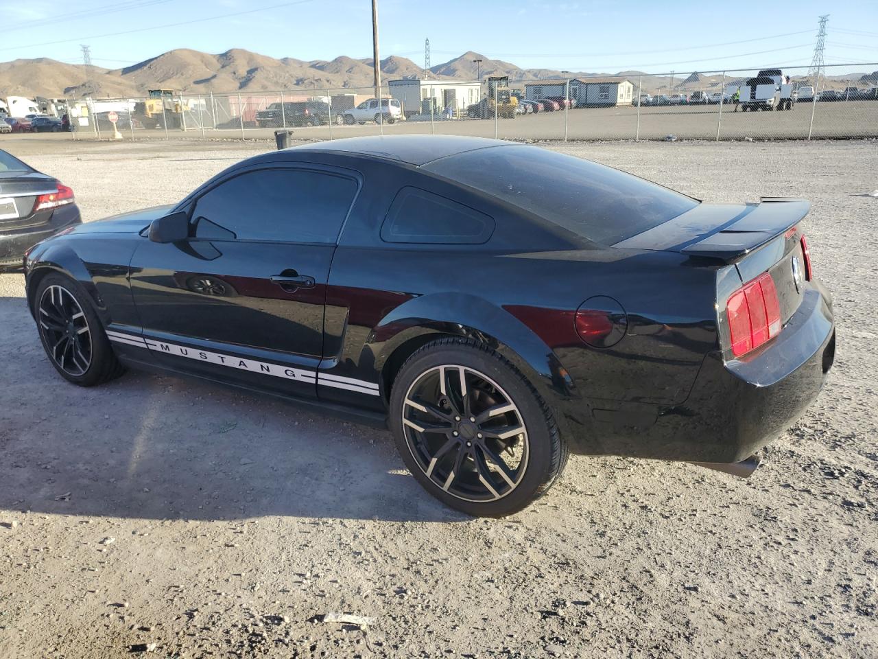 Obraz 2 z 2007 FORD MUSTANG  2007 z VIN 1ZVHT80N075224626
