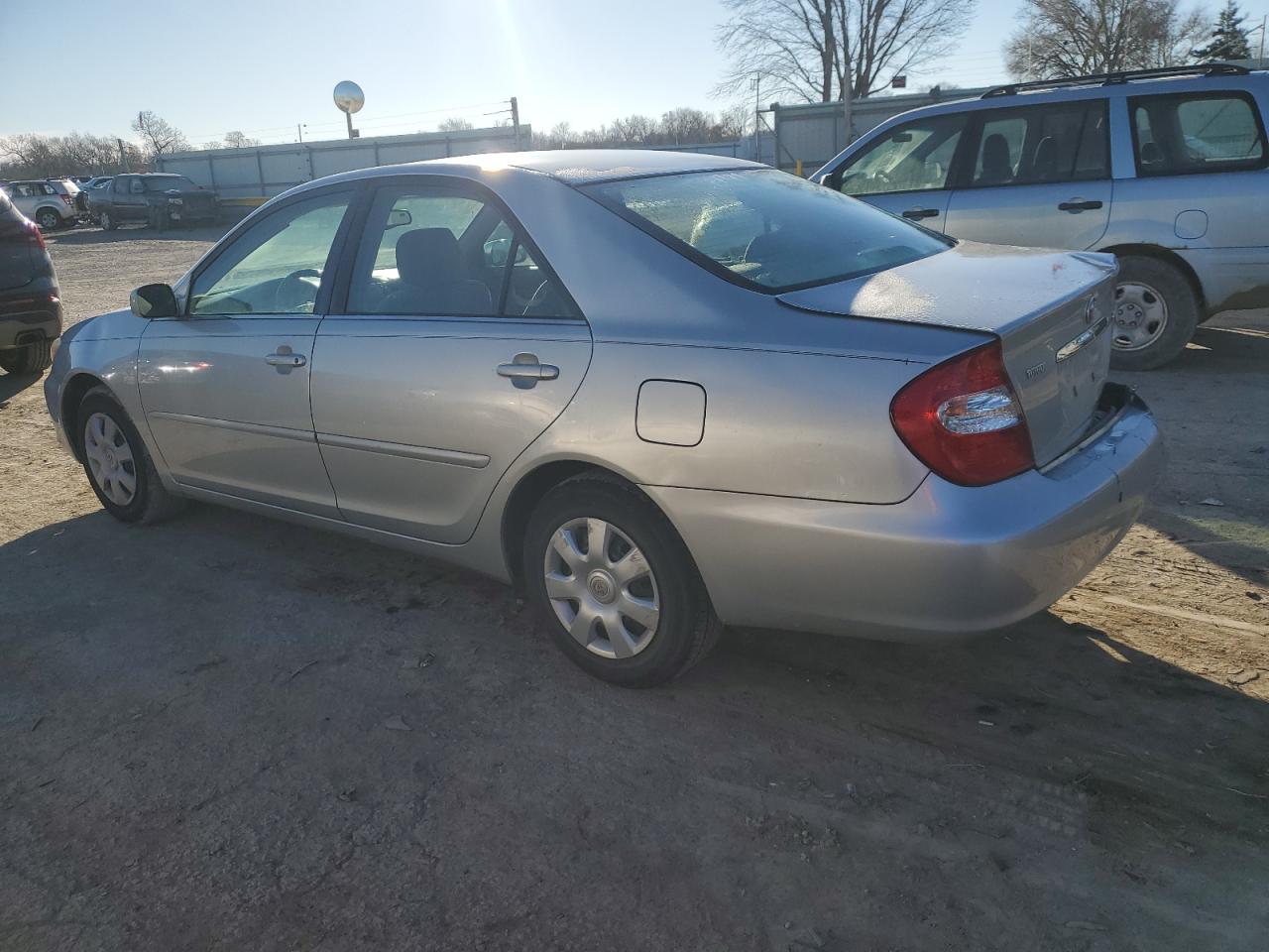 Изображение 2 2002 TOYOTA CAMRY LE 2002 с VIN 4T1BE32K12U565147