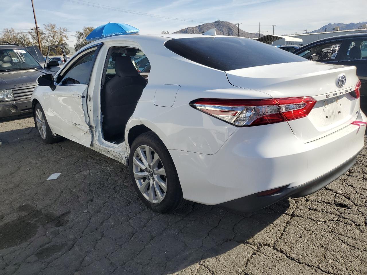 Obraz 2 z 2019 TOYOTA CAMRY L 2019 z VIN 4T1B11HK7KU190484