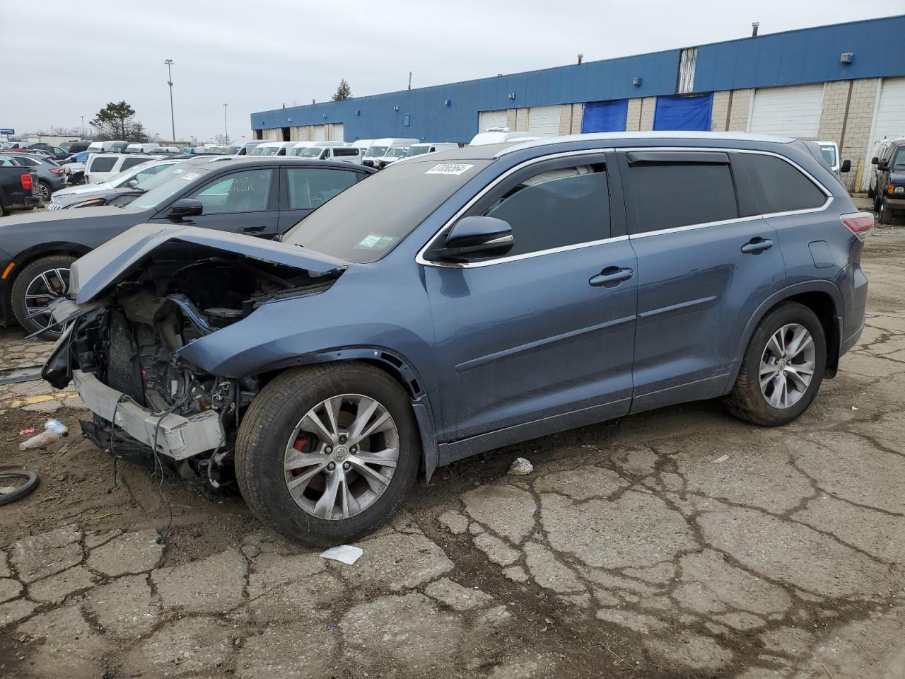 Изображение 1 2015 TOYOTA HIGHLANDER XLE 2015 с VIN 5TDJKRFH3FS221937