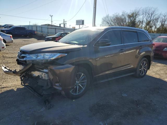Изображение 1 2019 TOYOTA HIGHLANDER SE 2019 с VIN 5TDJZRFH7KS726806