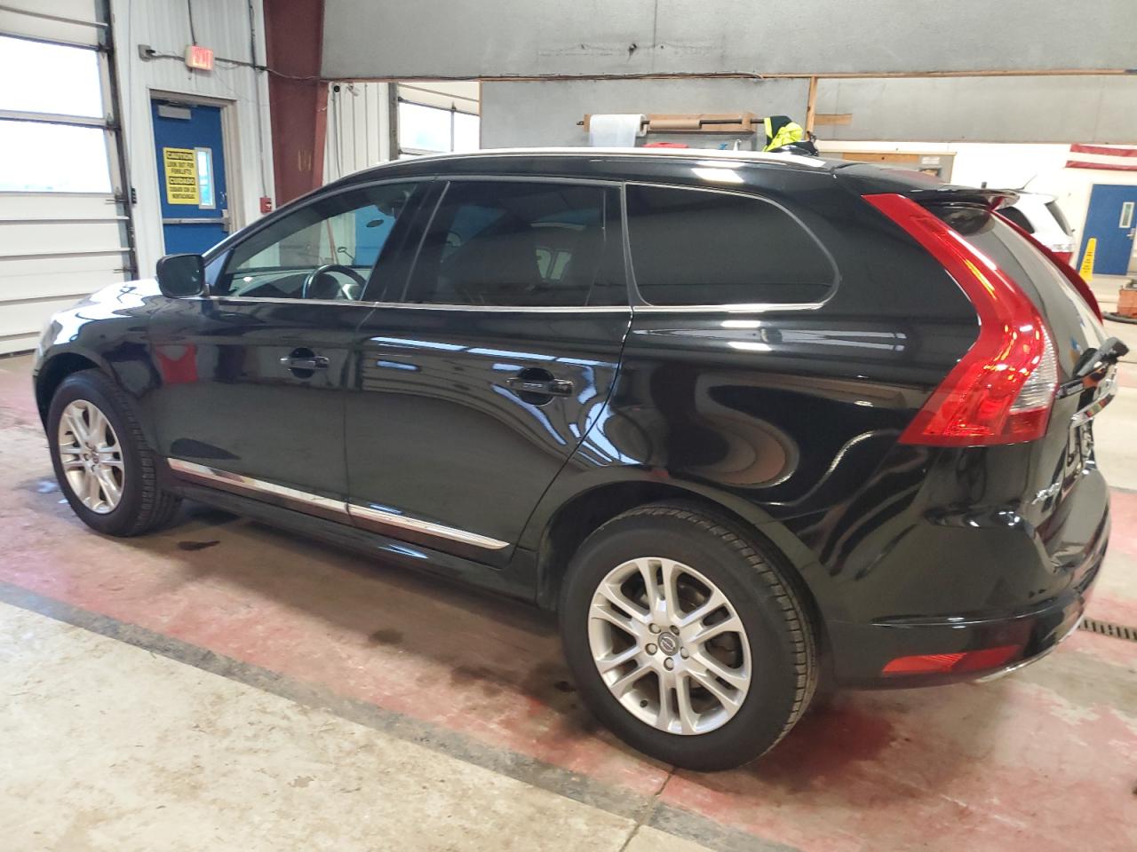 Изображение 2 2015 VOLVO XC60 T5 PREMIER 2015 с VIN YV4612RKXF2741077
