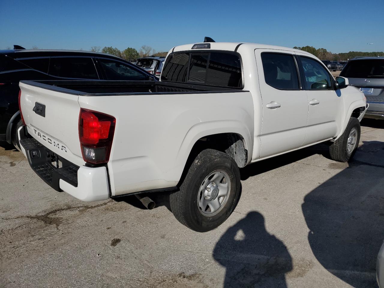 Image 3 of 2022 TOYOTA TACOMA DOUBLE CAB 2022 with VIN 3TYAX5GN5NT049489