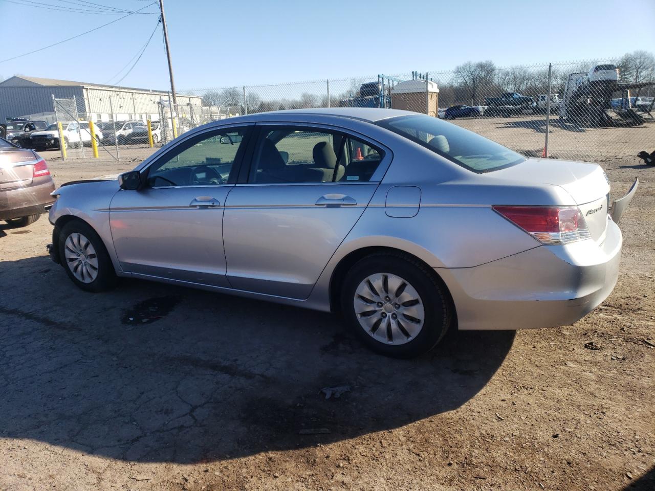 Изображение 2 2009 HONDA ACCORD LX 2009 с VIN 1HGCP26349A016300