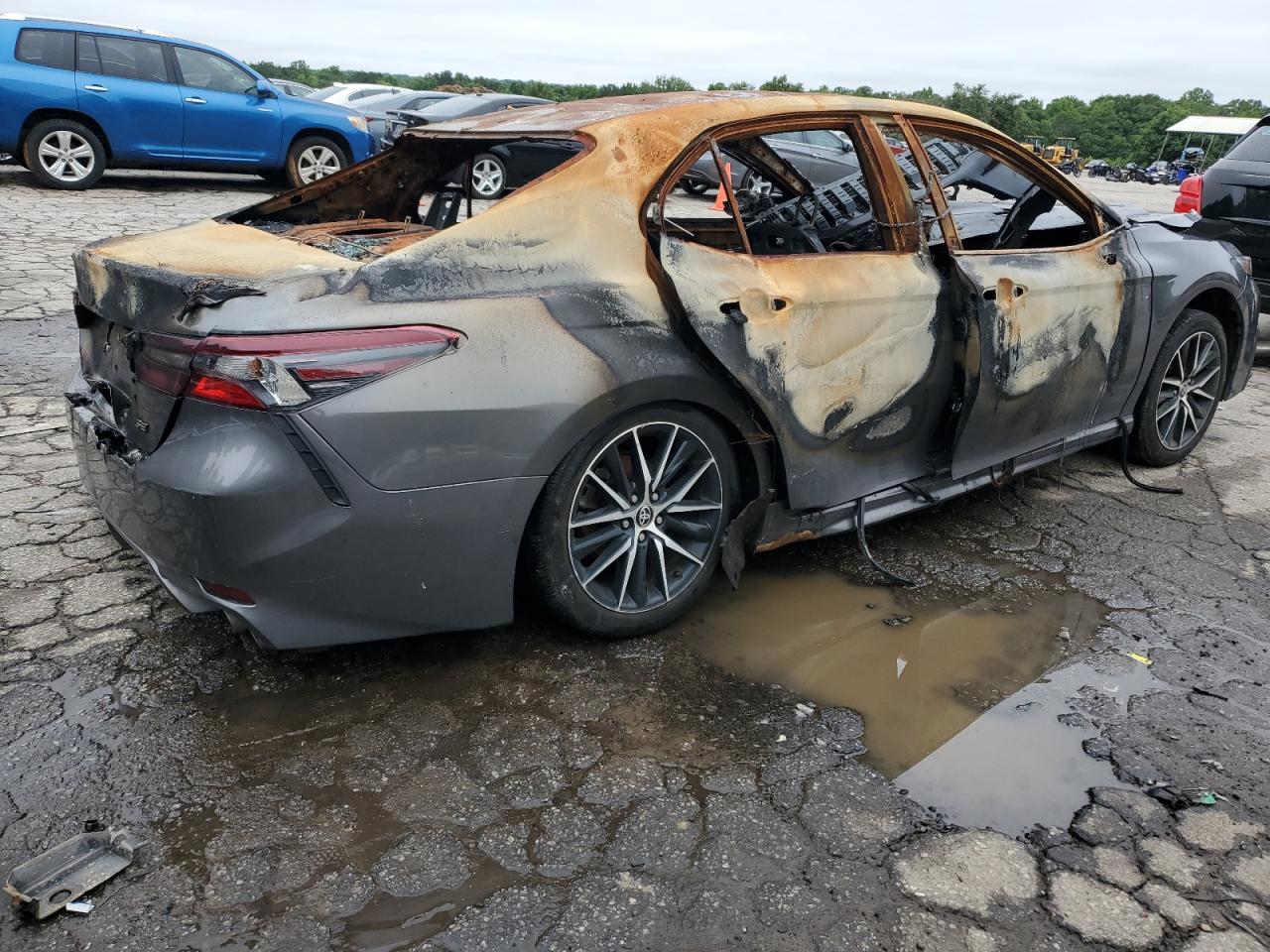 Image 3 of 2021 TOYOTA CAMRY SE 2021 with VIN 4T1G11AK0MU558720