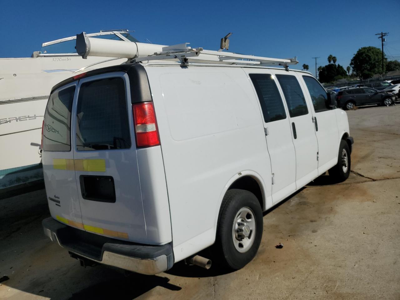 Image 3 of 2014 CHEVROLET EXPRESS G2500  2014 with VIN 1GCWGFCB6E1135992
