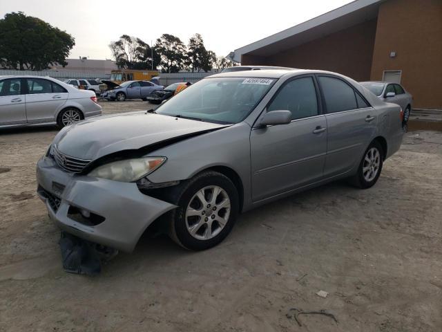 Image 1 of 2005 TOYOTA CAMRY LE 2005 with VIN 4T1BF30K25U612433