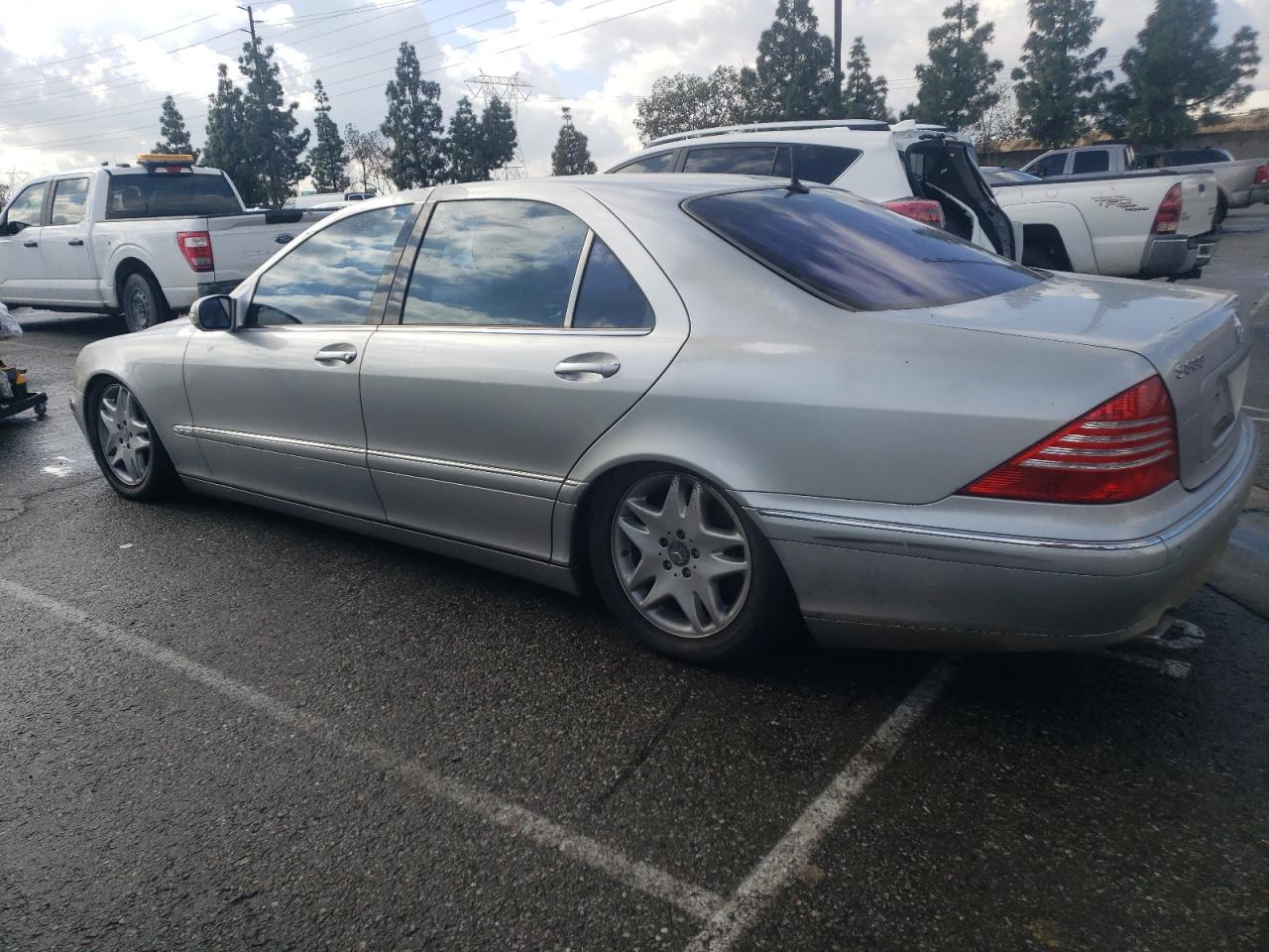 Image 2 of 2001 MERCEDES-BENZ S 600 2001 with VIN WDBNG78J01A138414