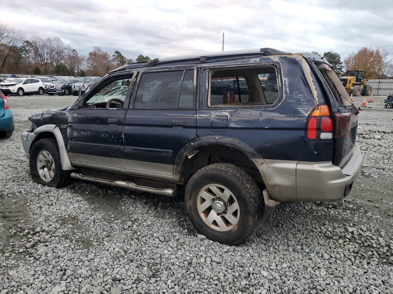 Obraz 2 z 2004 MITSUBISHI MONTERO SPORT XLS 2004 z VIN JA4LS31RX4J003343