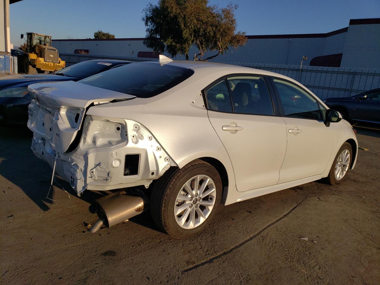 Image 3 of 2022 TOYOTA COROLLA LE 2022 with VIN JTDVPMAE6N3017880