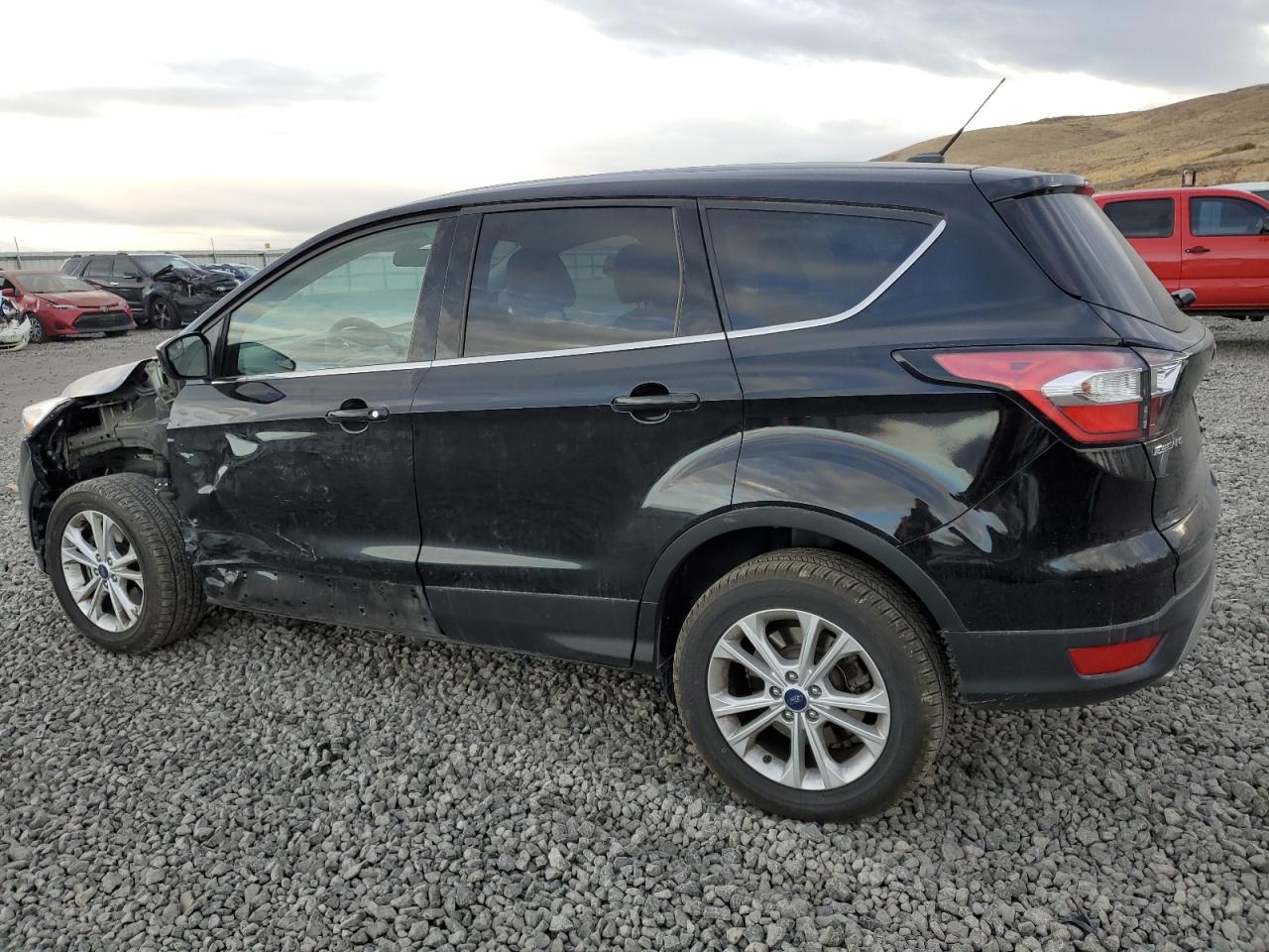 Image 2 of 2017 FORD ESCAPE SE 2017 with VIN 1FMCU9GDXHUD94587