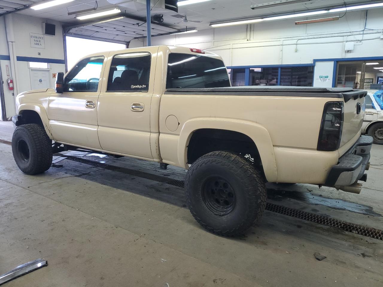 Obraz 2 z 2005 CHEVROLET SILVERADO K1500 2005 z VIN 2GCEK13T251322940