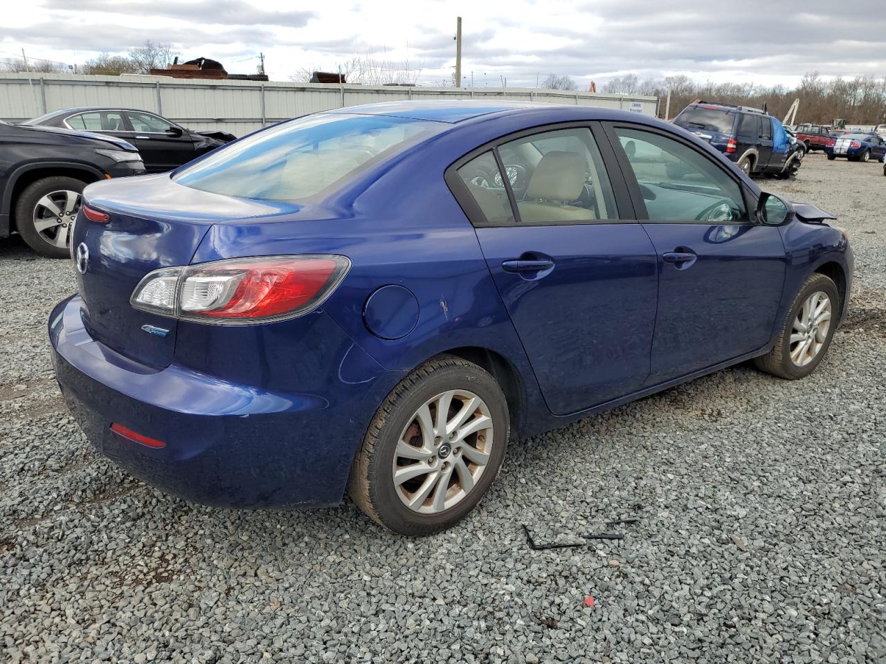 Image 3 of 2013 MAZDA 3 I 2013 with VIN JM1BL1VP5D1810123