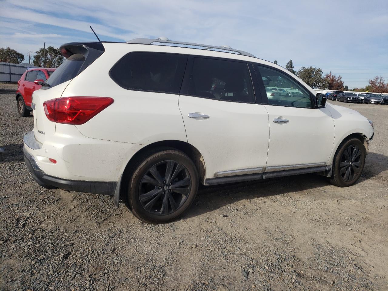 Obraz 3 z 2017 NISSAN PATHFINDER S 2017 z VIN 5N1DR2MN5HC905851