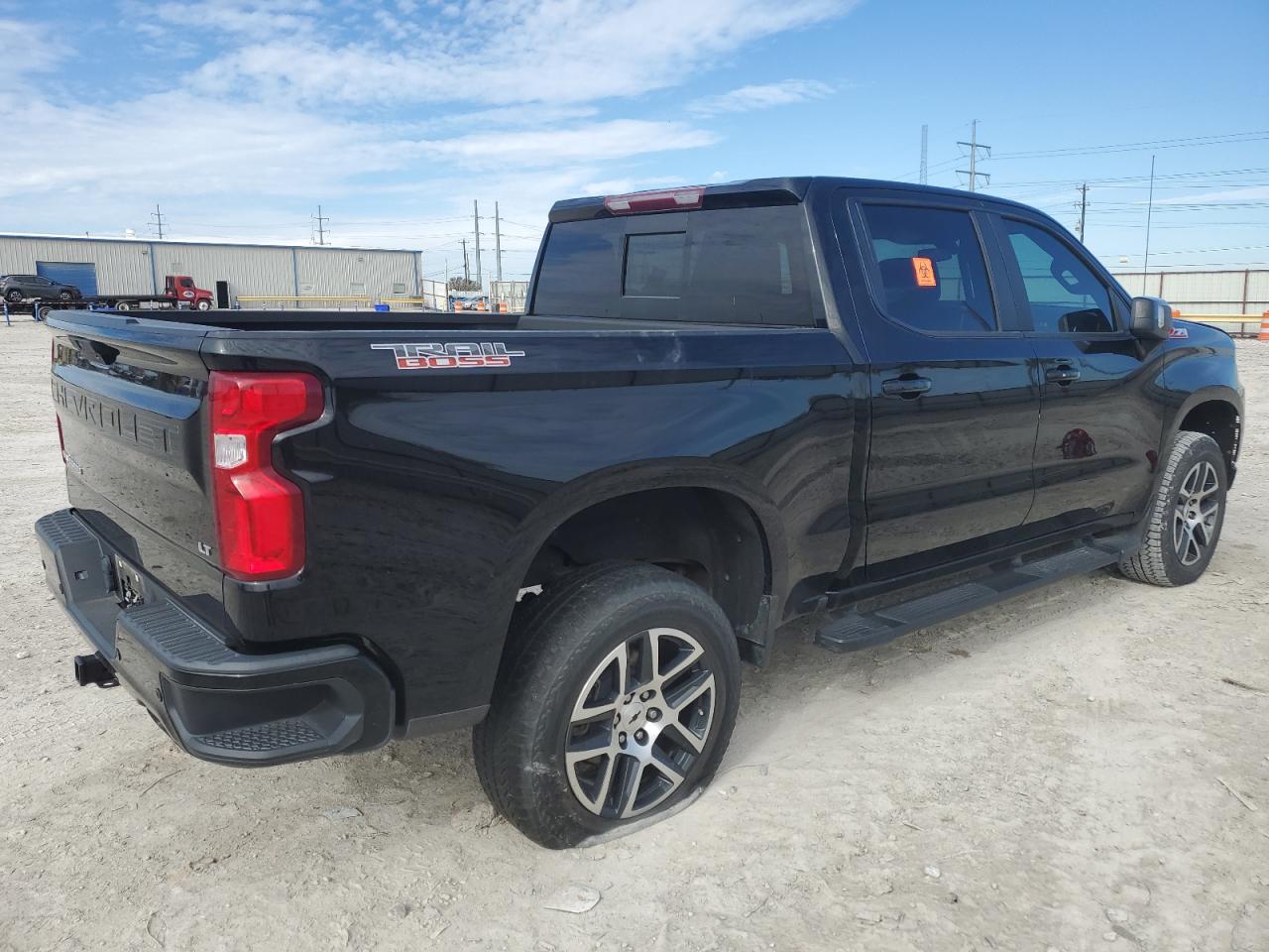 Image 3 of 2020 CHEVROLET SILVERADO K1500 LT TRAIL BOSS 2020 with VIN 3GCPYFELXLG247846