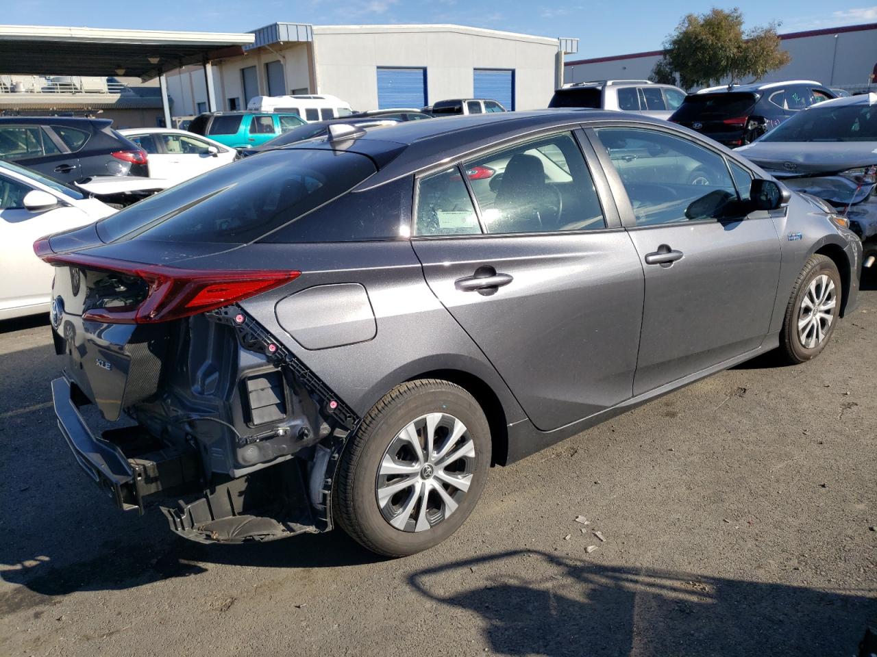 Obraz 3 z 2021 TOYOTA PRIUS PRIME LE 2021 z VIN JTDKAMFP4M3182632