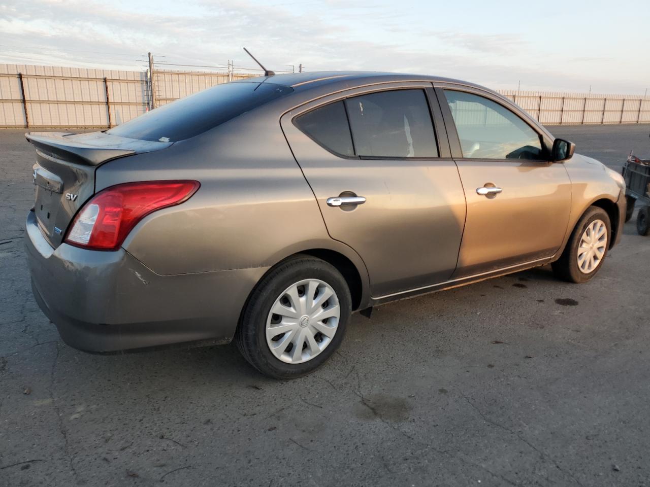 Изображение 3 2016 NISSAN VERSA S 2016 с VIN 3N1CN7AP9GL874687