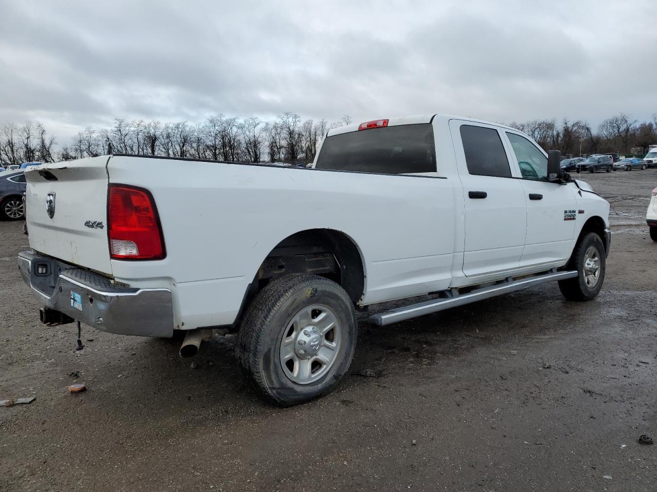 Изображение 3 2015 RAM 2500 ST 2015 с VIN 3C6UR5HJ0FG588057