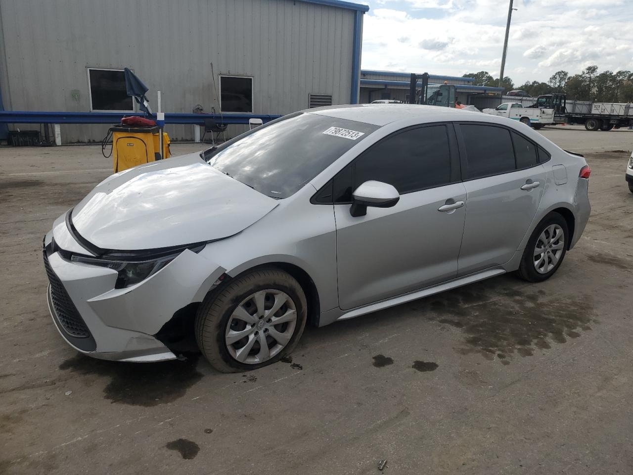 Image 1 of 2020 TOYOTA COROLLA LE 2020 with VIN JTDEPRAE5LJ087280