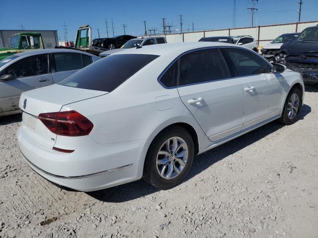Изображение 3 2017 VOLKSWAGEN PASSAT S 2017 с VIN 1VWAT7A31HC084642