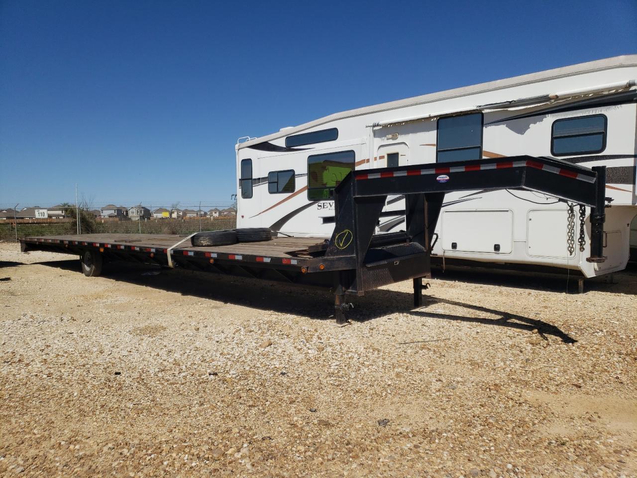 Obraz 1 z 2021 C&M TRAILER 2022 z VIN 5VNGN4025MT229104