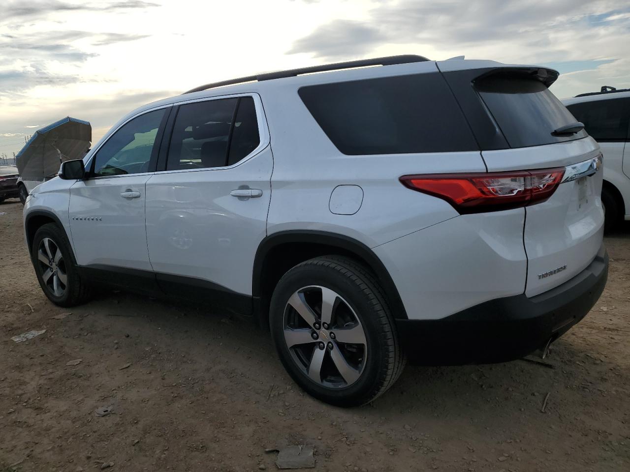 Изображение 2 2019 CHEVROLET TRAVERSE LT 2019 с VIN 1GNERHKW7KJ289751