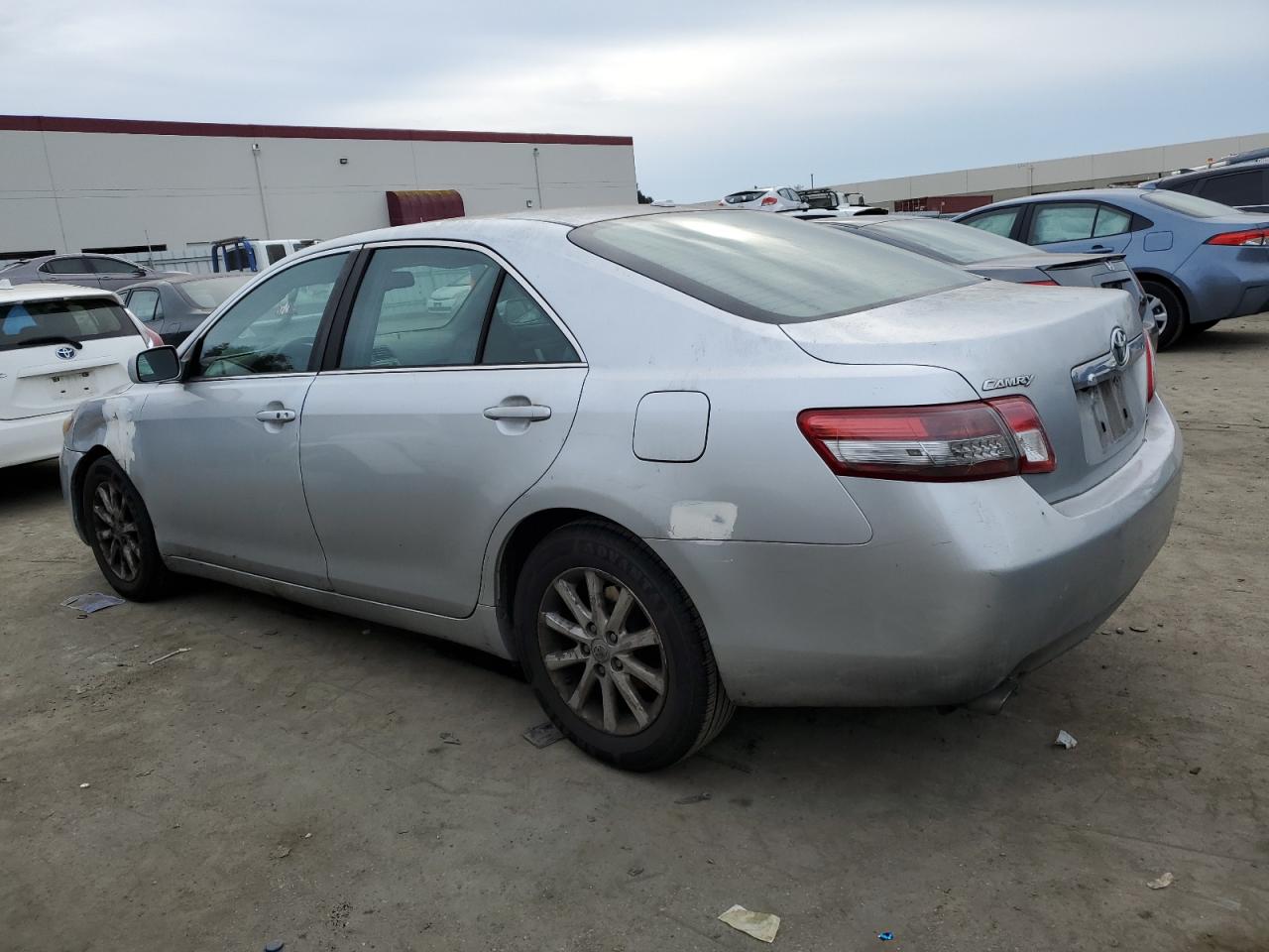 Изображение 2 2011 TOYOTA CAMRY SE 2011 с VIN 4T1BK3EK9BU131949